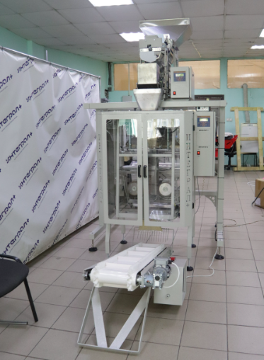 Упаковка кунжута. Фасовочно-упаковочное оборудование Инпак-Эконом Ш с дозатором МДВ-12 Упаковка кунжута. Фасовочно-упаковочное оборудование Инпак-Эконом Ш с дозатором МДВ-12