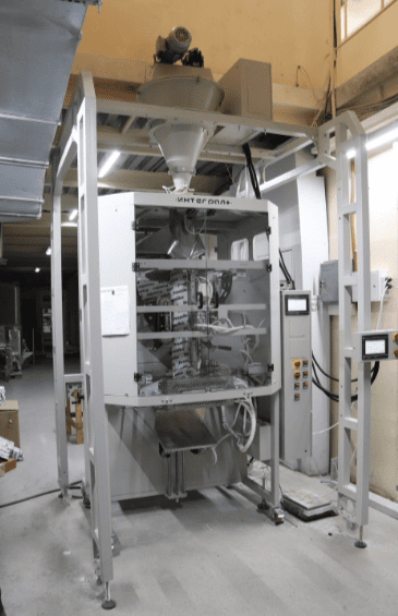 Фасовка и упаковка плиточного клея. Фасовочно-упаковочная машина “Инпак-Паквус” с шнековым дозатором “МДШ-3 УК”. Фасовка и упаковка плиточного клея. Фасовочно-упаковочная машина “Инпак-Паквус” с шнековым дозатором “МДШ-3 УК”.