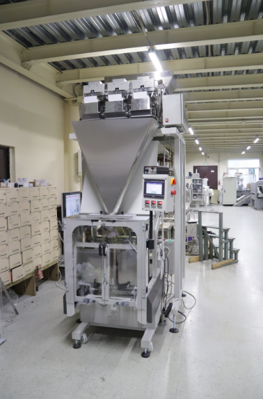 Упаковка сухофруктов. Фасовочно-упаковочное оборудование Инпак-Про с дозатором МДВ-32 Упаковка сухофруктов. Фасовочно-упаковочное оборудование Инпак-Про с дозатором МДВ-32